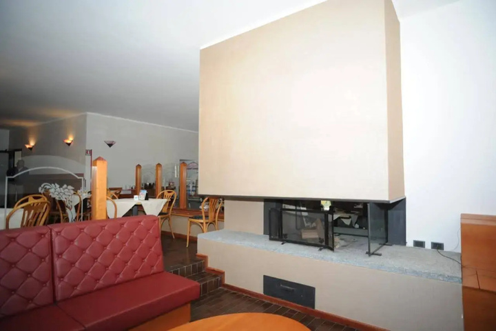 Room 4 of 14