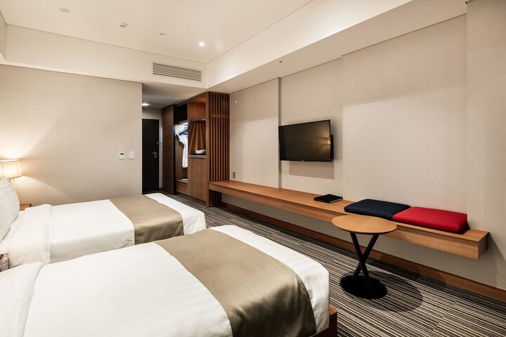 Room 9 of 85