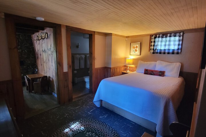 Room 12 of 212