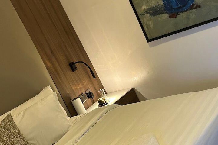 Room 14 of 37