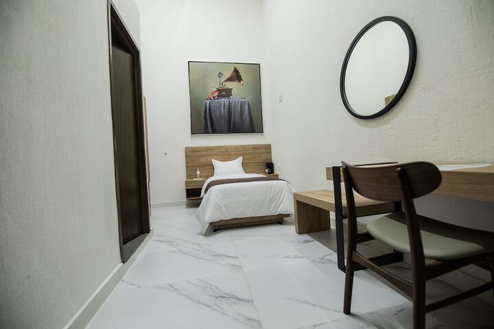 Room 7 of 23