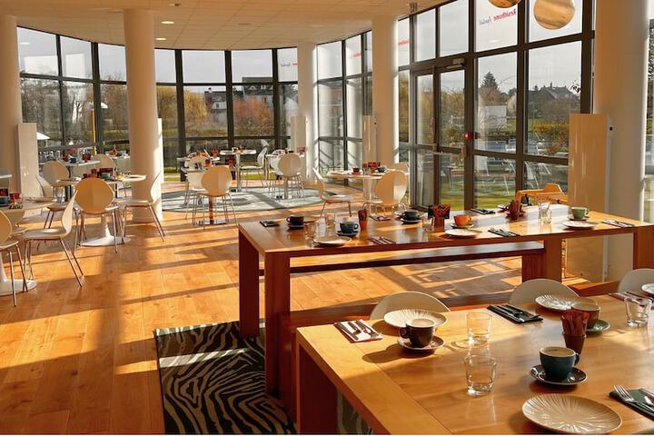 Breakfast/Coffee Service 17 of 25