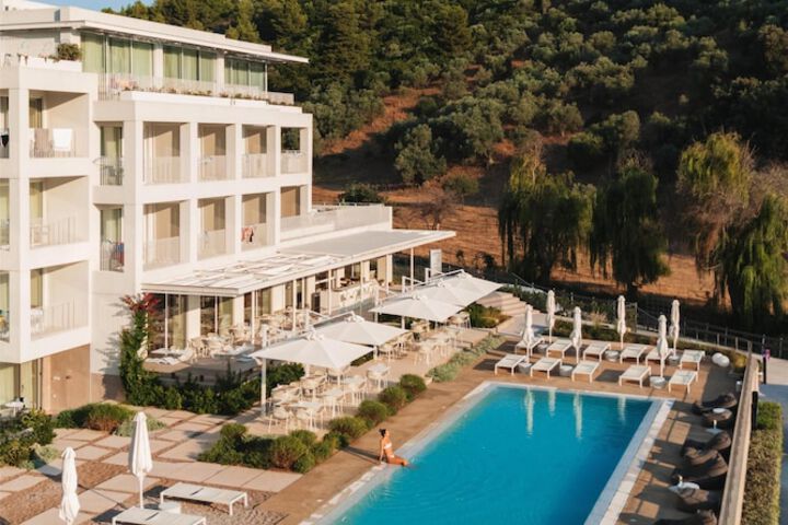 Hotel 99 of 100