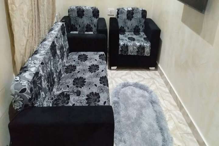 Room 9 of 63