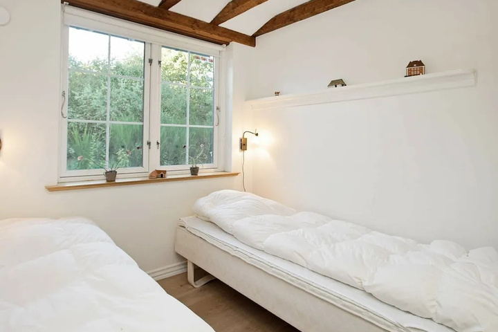 Room 5 of 20