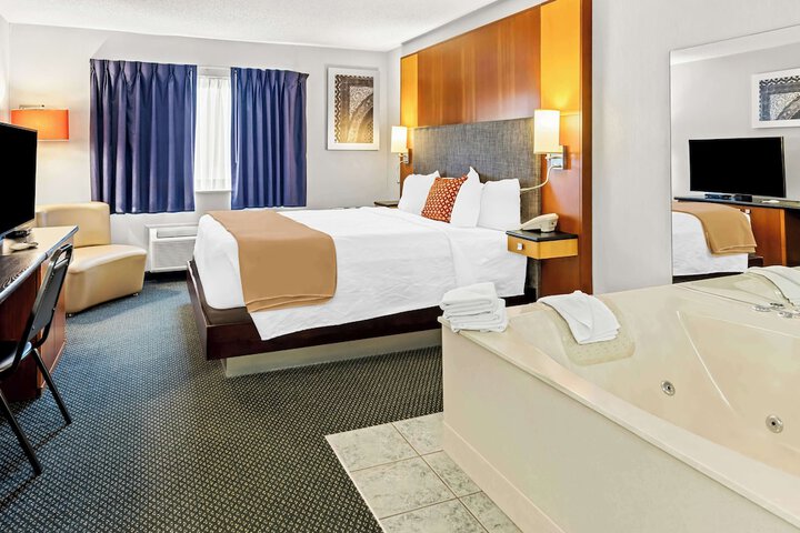 Room 4 of 38