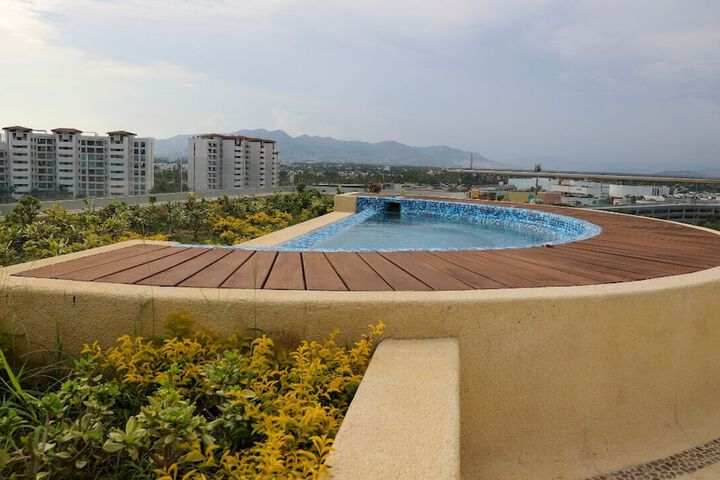 Pools & Facilities