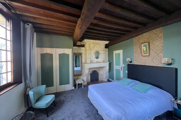 Room 17 of 39