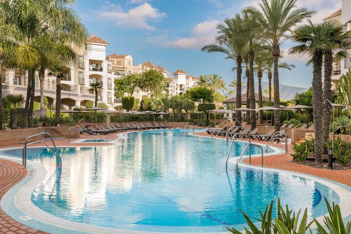 Pool Hotel