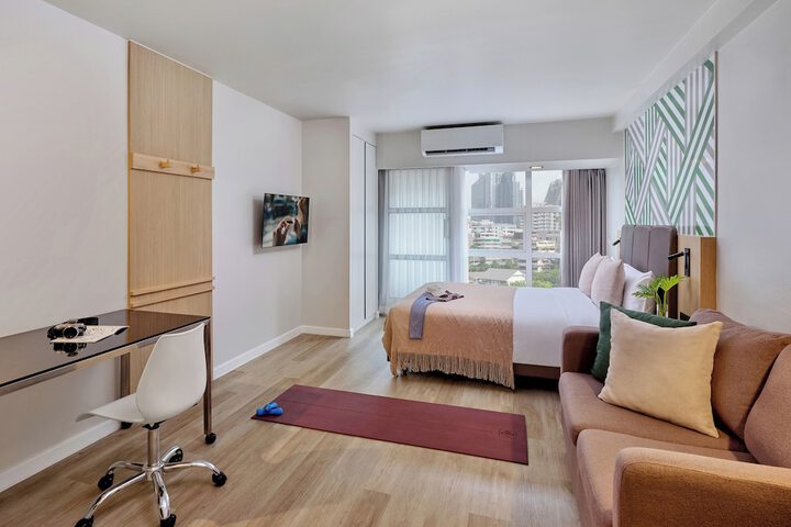 Room 10 of 37