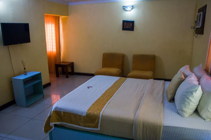 Room 10 of 44