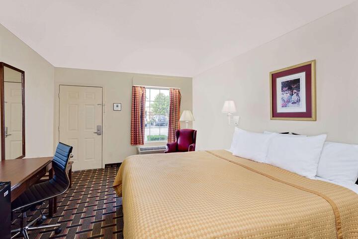 2 Double Beds (3 of 5)
