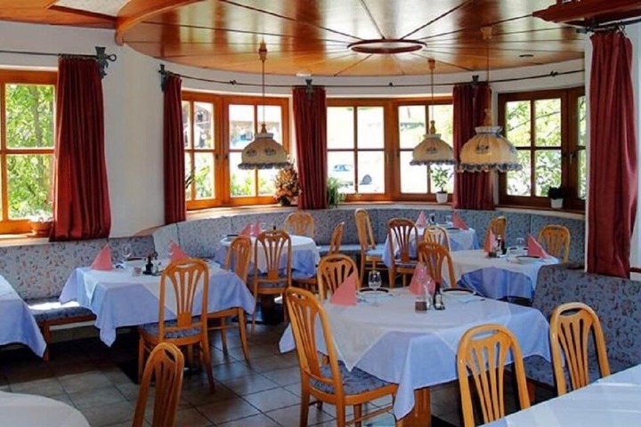 Dining 6 of 29