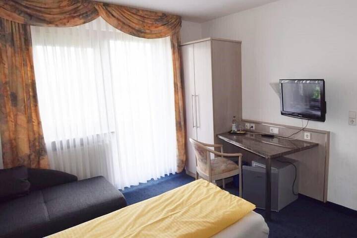 Room 19 of 34