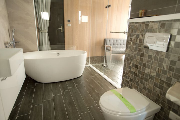 Room 73 of 100