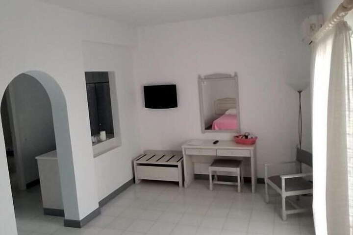 Room 3 of 52