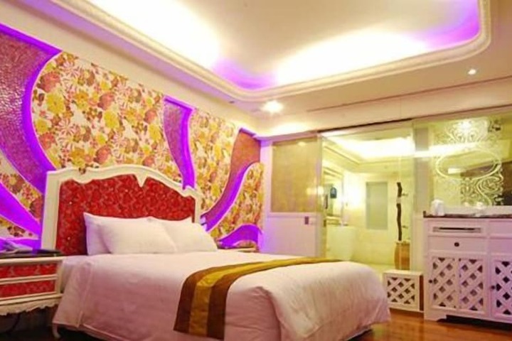 Room 14 of 23