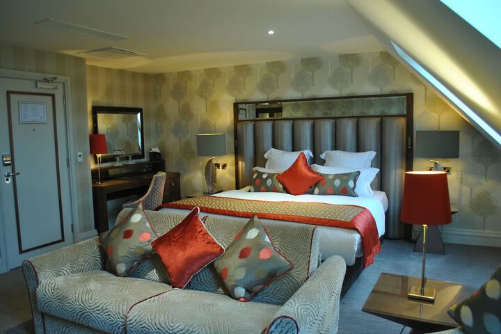 Room 4 of 66