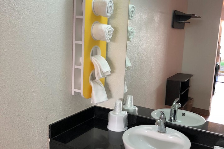 Bathroom sink