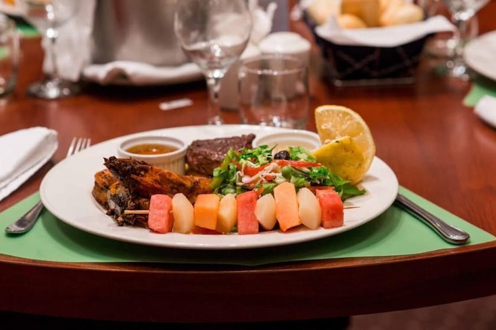 Dining 12 of 32