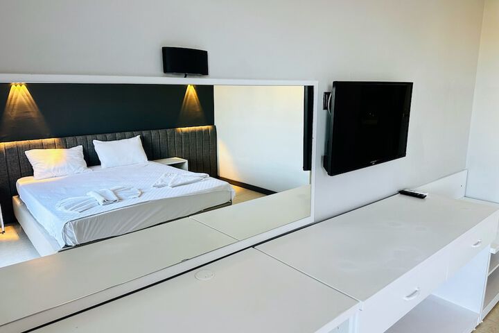 Room 5 of 37