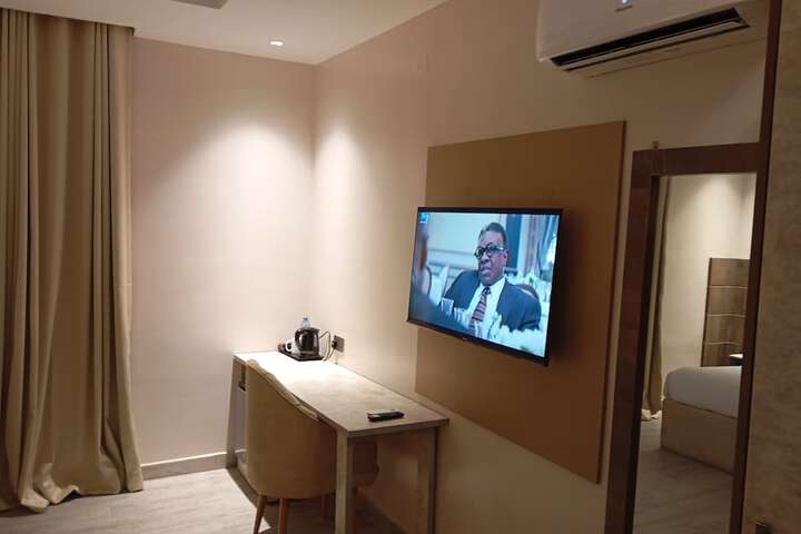 Room 16 of 44