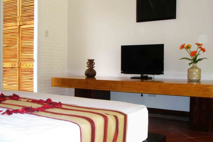 Room 5 of 49