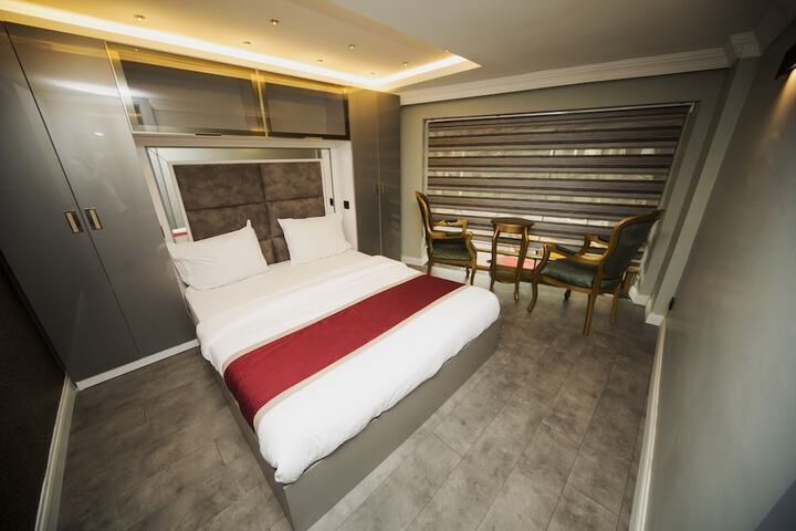 Room 14 of 60