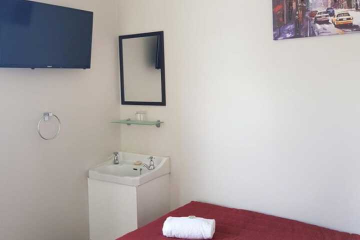Room 10 of 29