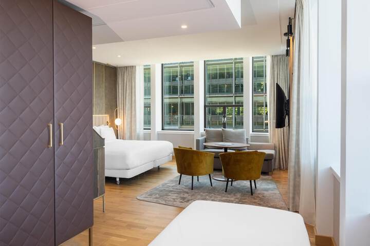 Room 53 of 128