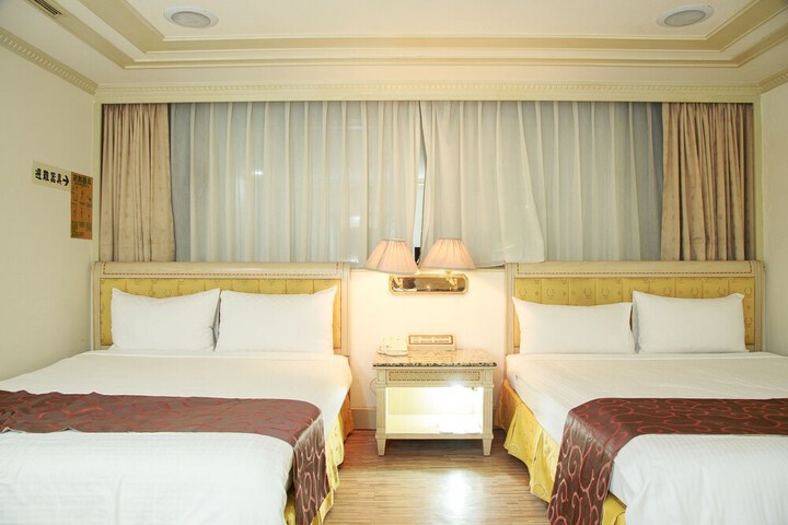 Room 12 of 35