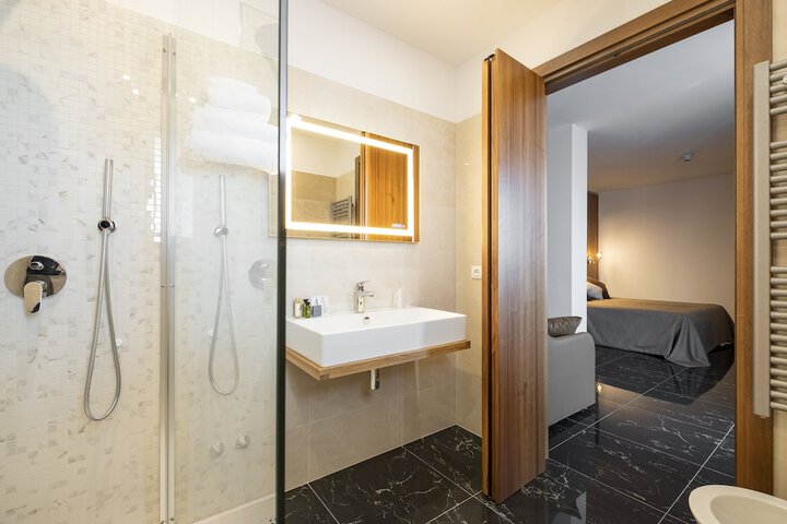 Room 42 of 92