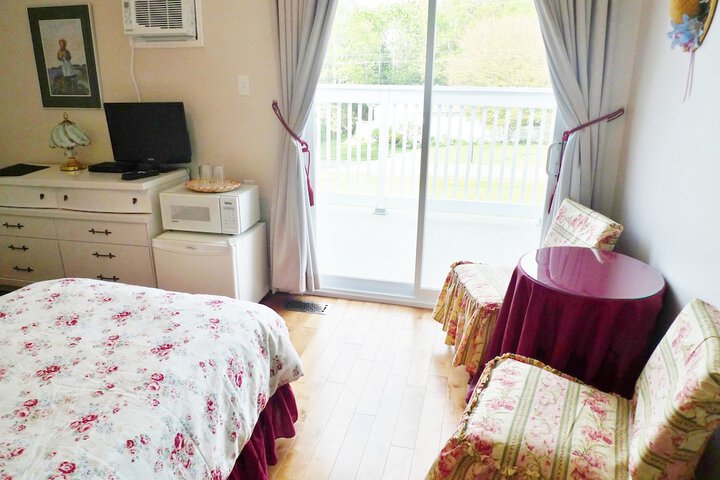Room 4 of 15
