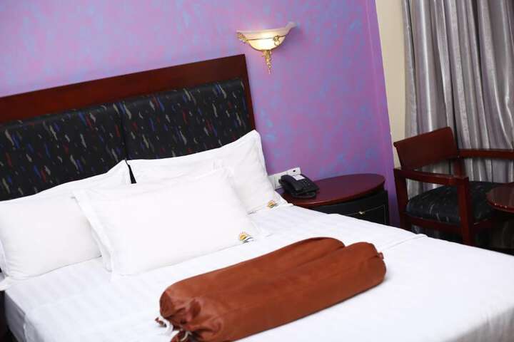 Room 18 of 28