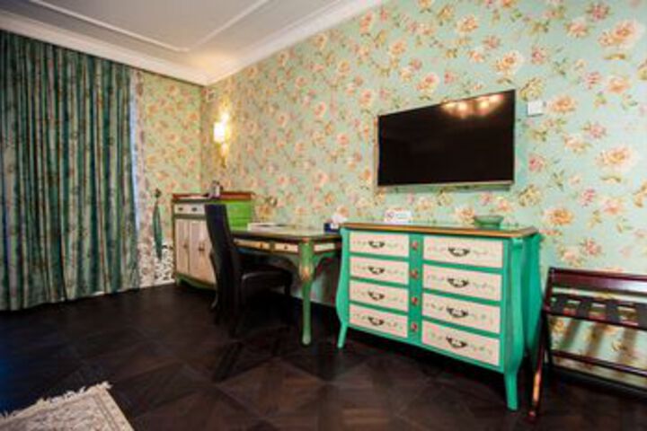 Room 220 of 313