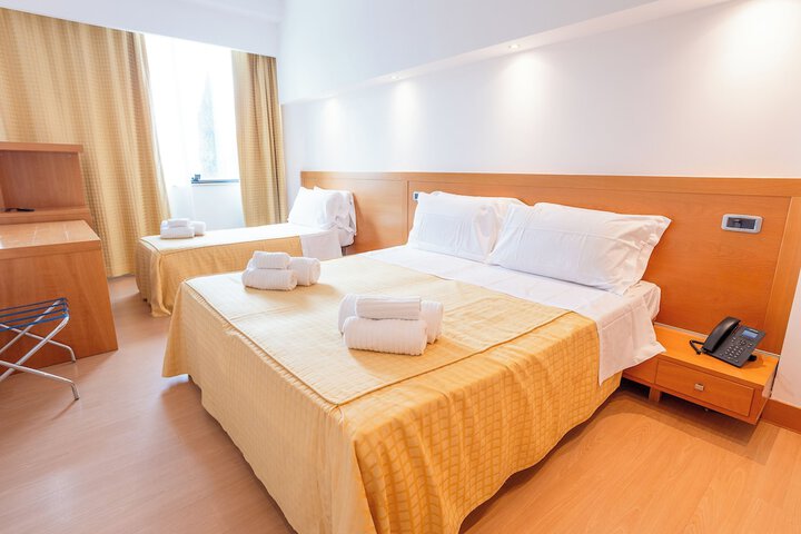 Room 5 of 14