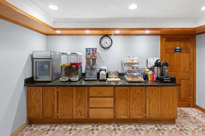 Breakfast/Coffee Service 37 of 41