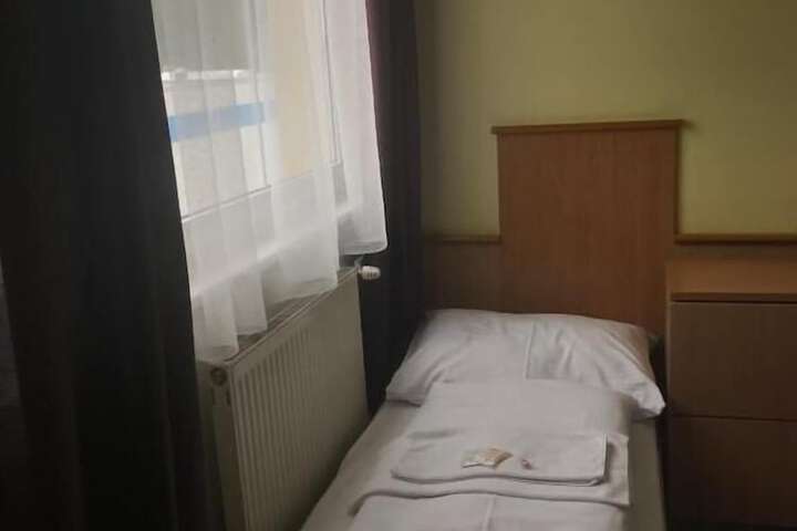 Room 8 of 49