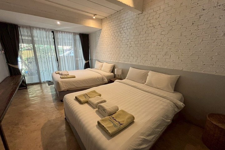 Room 18 of 80