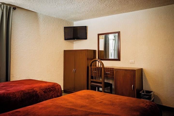Room 6 of 55