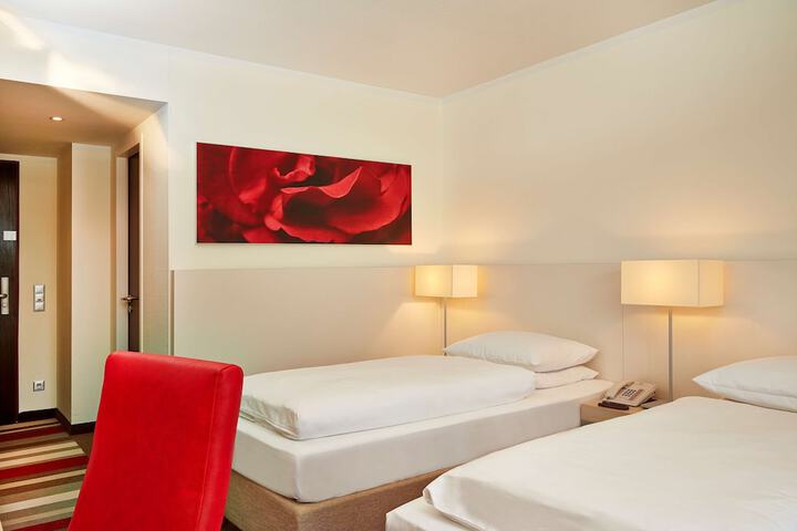 Room 7 of 47