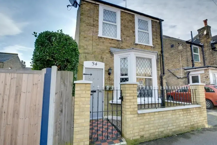Bright Holiday Home in Broadstairs With Garden
