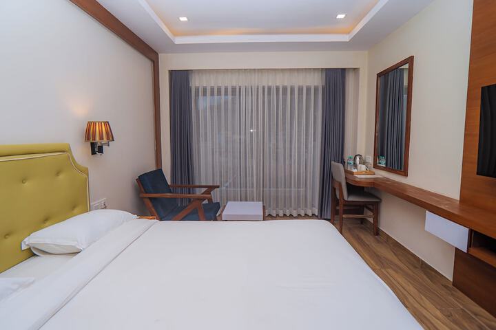 Room 32 of 100