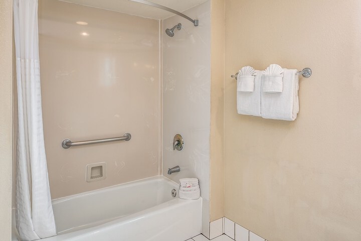 Double Accessible King Size Bed (1 of 15)