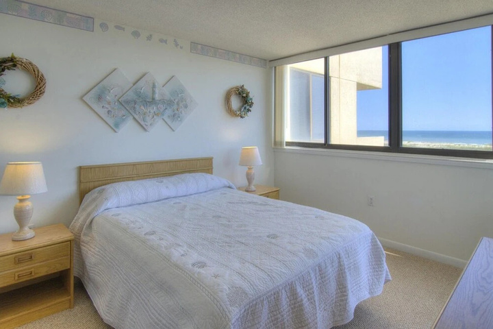 Room 4 of 16