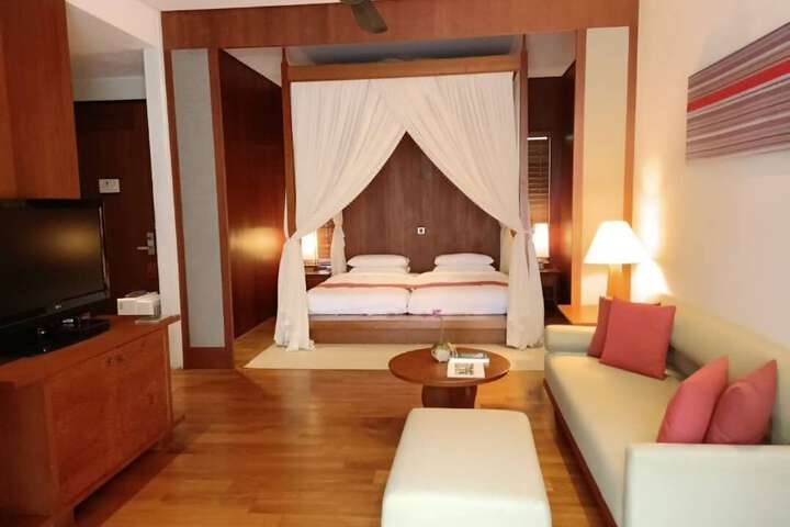 Room 9 of 67