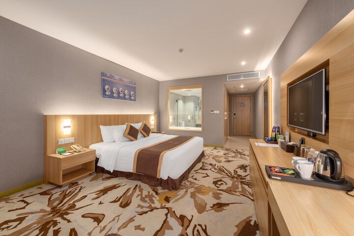 Room 14 of 122