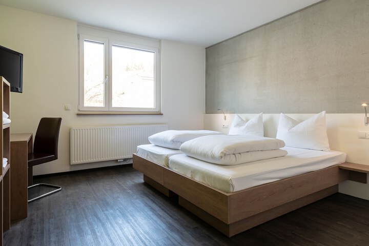 Room 8 of 46