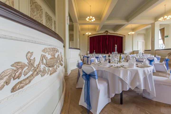 Ballroom/Hall 118 of 149