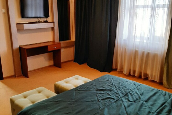 Room 27 of 91